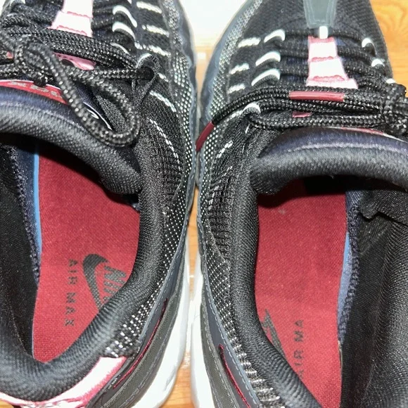 Nike Air Max 95 Red and Black Sneakers size 11 - Picture 6 of 8